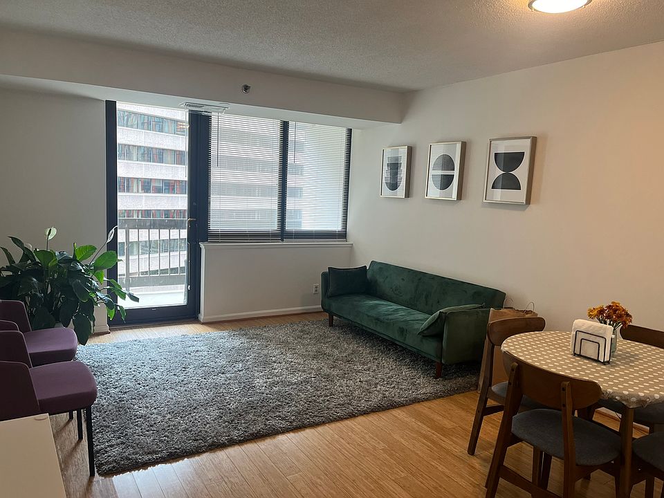 1st image of 1805 Crystal Dr APT 615