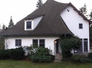 4077 Berry Blvd, Camano Island, WA 98282