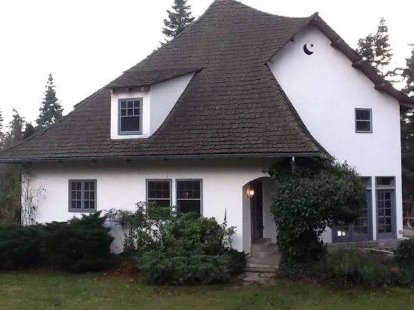 4077 Berry Blvd, Camano Island, WA 98282