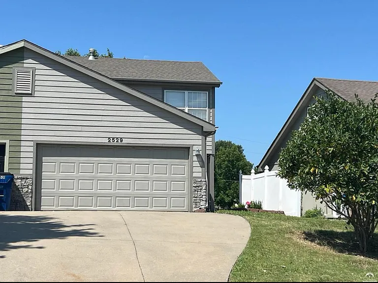 2529 Morningside Dr — Photo 20