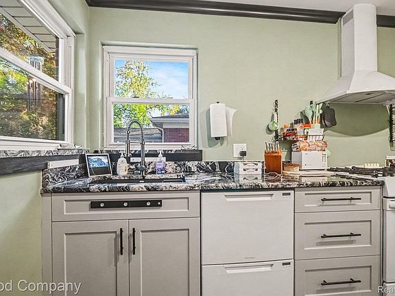 3rd image of 22766 Frederick Ave