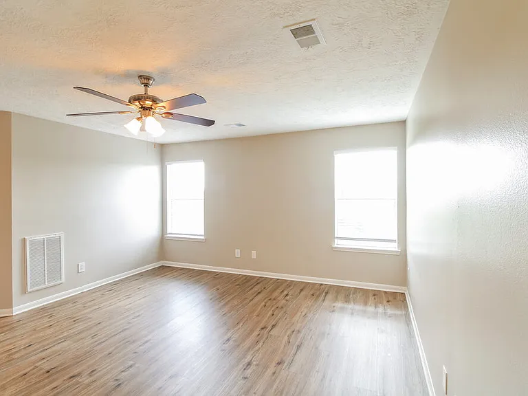 304 Cedar Branch Dr — Photo 10