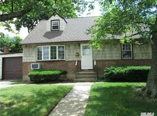 3053 Oceanside Rd, Oceanside, NY 11572