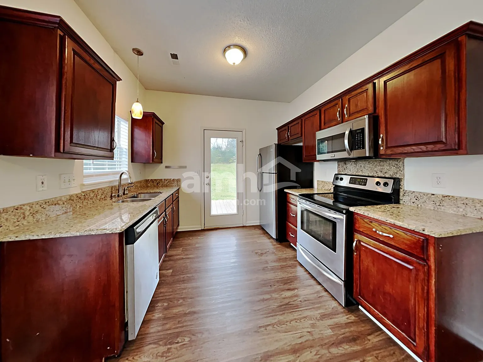 3 bed, 2.5 bath, 1416 sqft, $2,030 — Photo 3