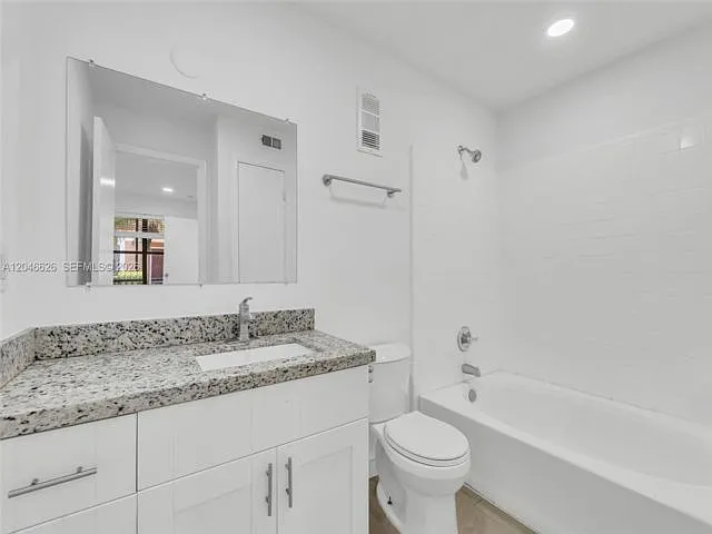 15560 SW 104th Ter #6112 — Photo 8