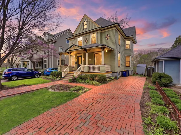 12 Rugby Pl, Elgin, IL 60120