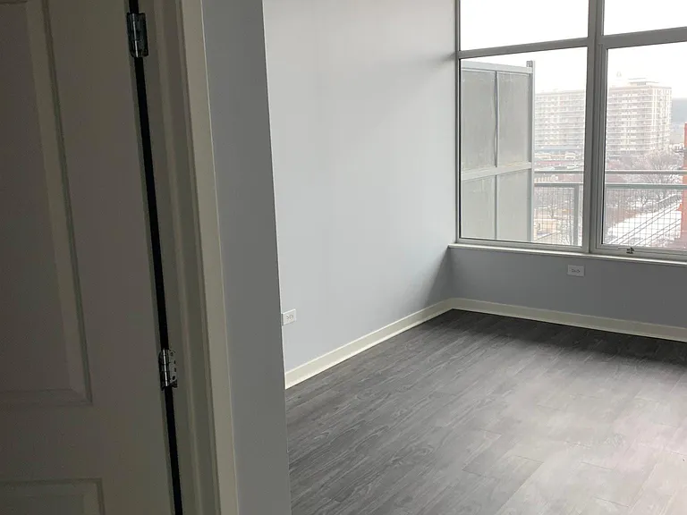 50 E 16th St #1007 — Photo 8