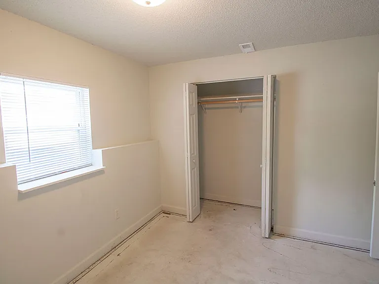 210 Wheaton Ct — Photo 28