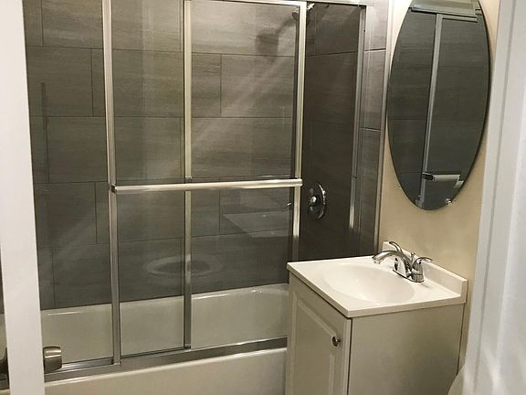 3rd image of 221 E Burnett St APT 3