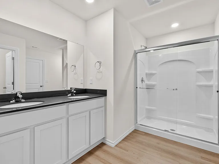 1317 Bates St — Photo 17