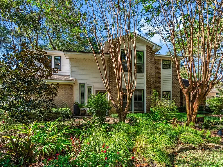 7 Elwood Hills Ct — Photo 3