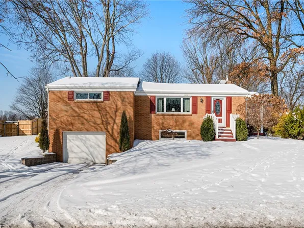 112 Sunrise Dr, Irwin, PA 15642