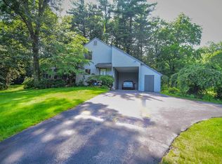 1 Cunningham Dr, Derry, NH 03038