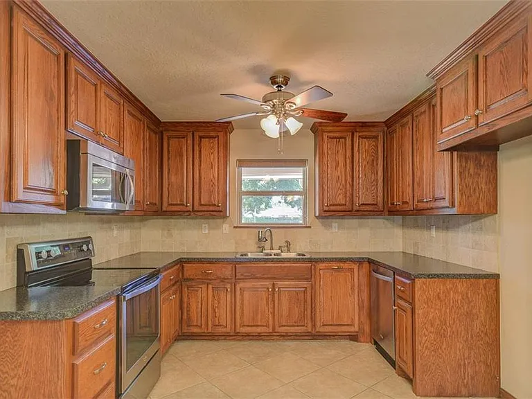 1515 Vine St — Photo 3