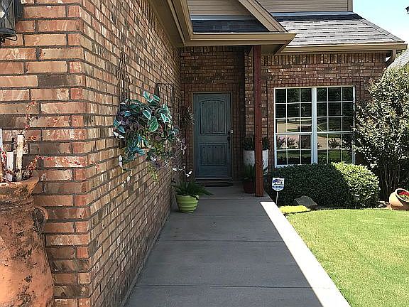 2nd image of 6382 Huntington Pl