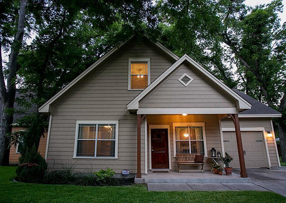 1st image of 3211 Holton St #B