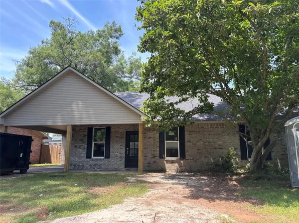 210 Paula Ln, Natchitoches, LA 71457