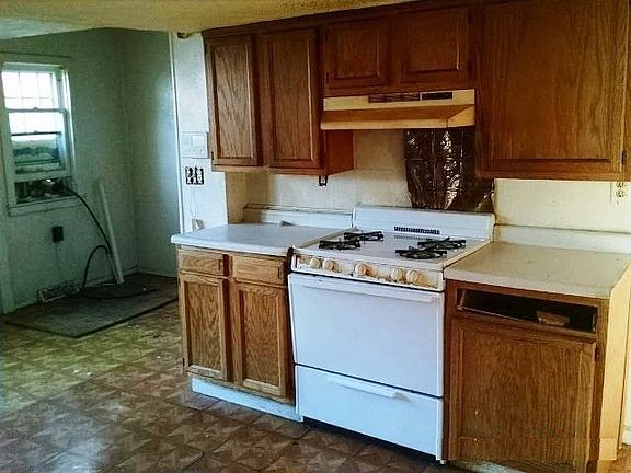 4th image of 212 Woodrow St