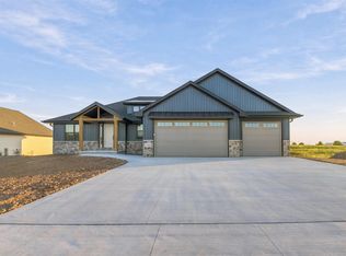 2782 Stelor Dr, Green Bay, WI 54311