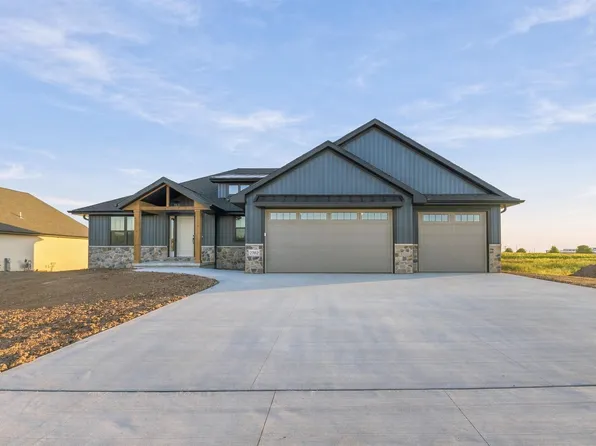 2782 Stelor Dr, Green Bay, WI 54311