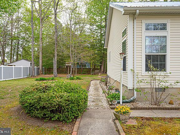 4th image of 37247 W White Tail Dr