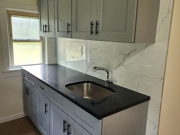 3rd image of 2726 2730th St #2-2728
