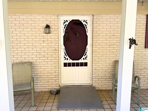 4th image of 3020 Brentwood Dr