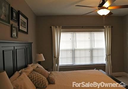 Spacious master bed room. Plenty of room for a king size bed.