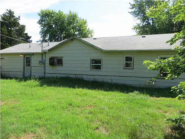 2nd image of 1203 Oak St