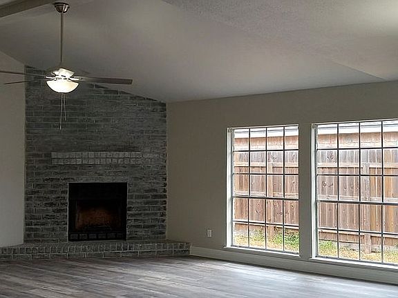 3rd image of 6330 Fitzhugh Dr