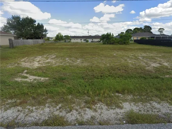 3209 NW 4th Pl, Cape Coral, FL 33993