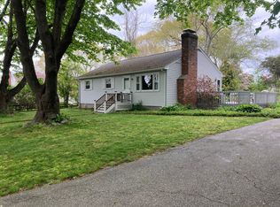 25 W King St, Old Saybrook, CT 06475
