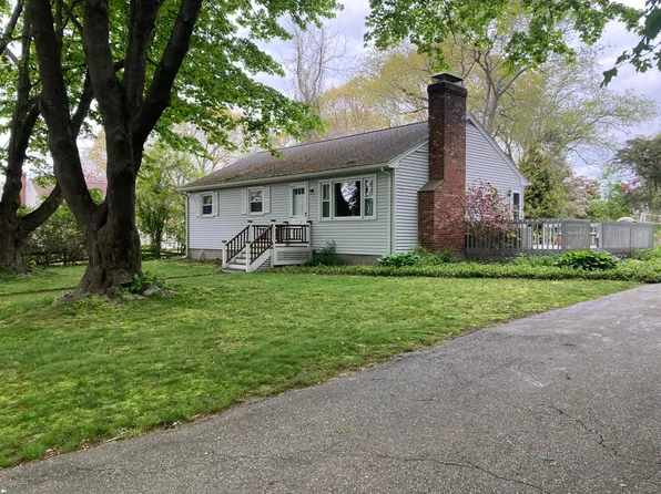 25 W King St, Old Saybrook, CT 06475