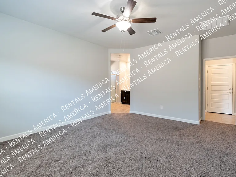 543 W Weldon St — Photo 2