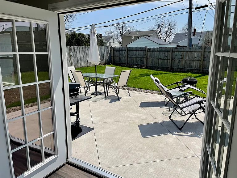 260 Waverly Ave — Photo 17
