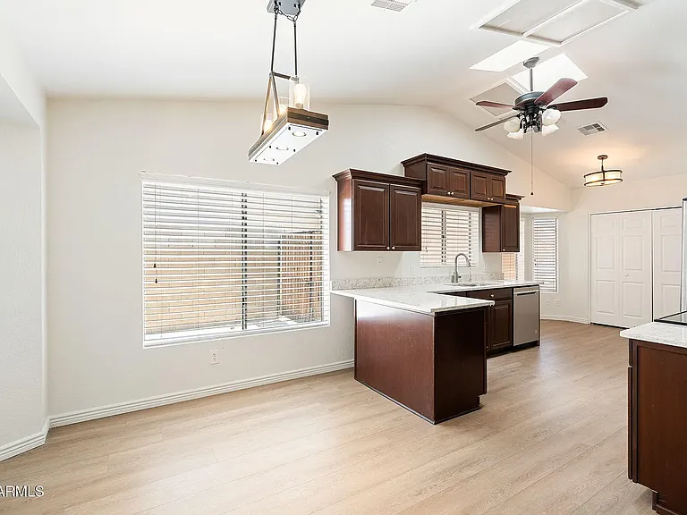 620 E Appaloosa Rd — Photo 12