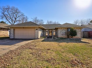 1902 Oakmeadows Dr, Norman, OK 73071