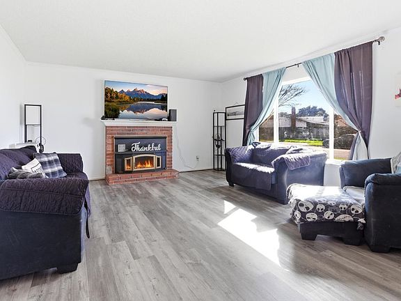 4th image of 3432 Colonial Dr