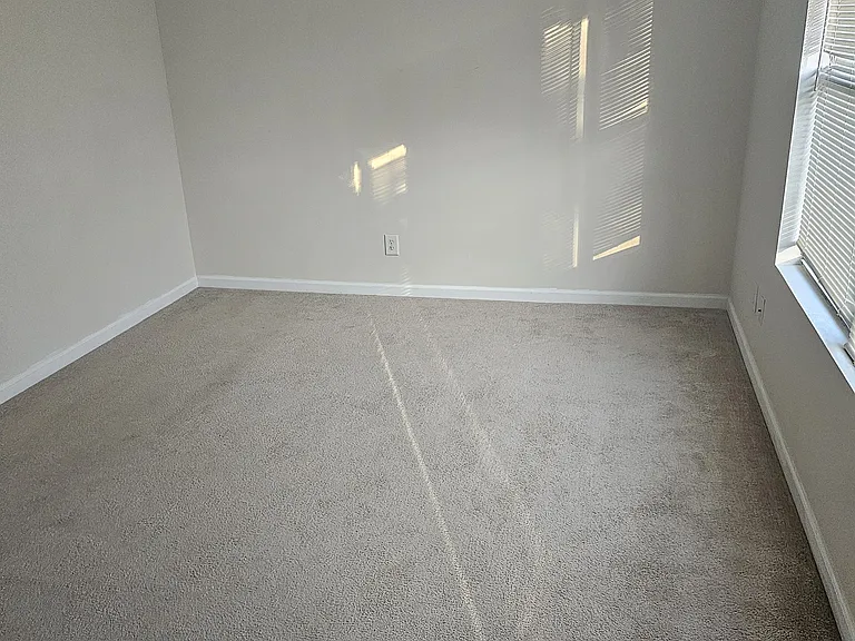 Fairington Dr — Photo 15