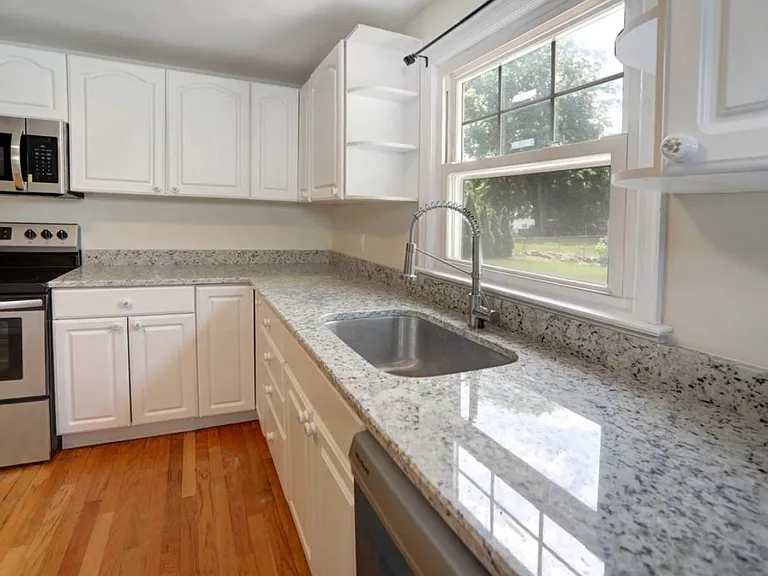 58 Knob Hill Dr — Photo 10