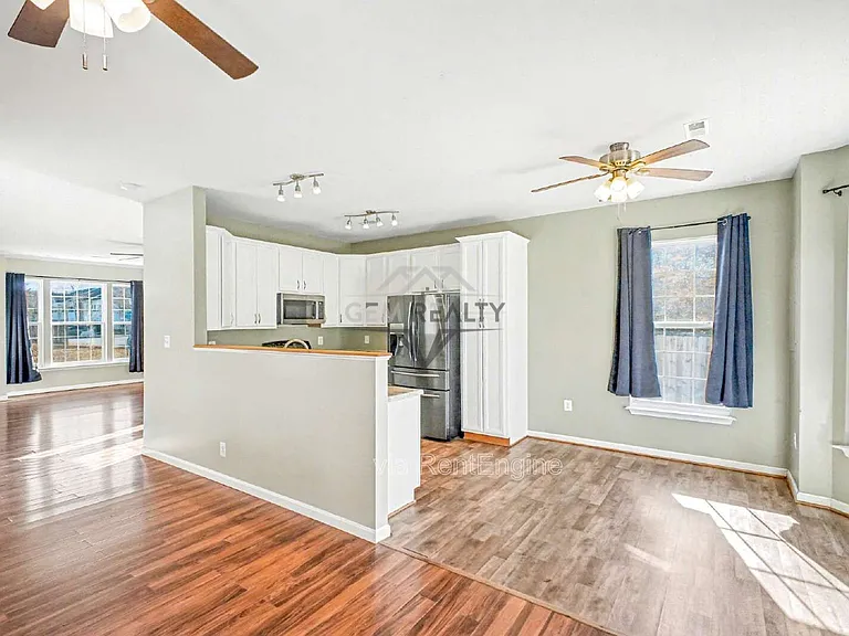 5218 Drakes Ct — Photo 7