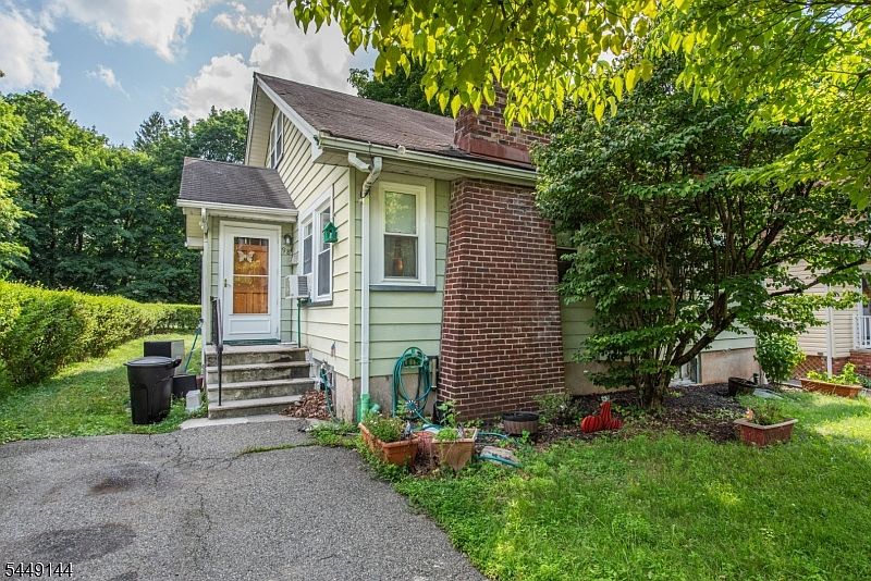 1st image of 98 Westville Ave