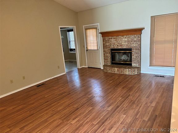 4th image of 7415 Royalwood Way