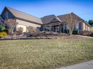 225 Lakeridge Dr, Jonesborough, TN 37659