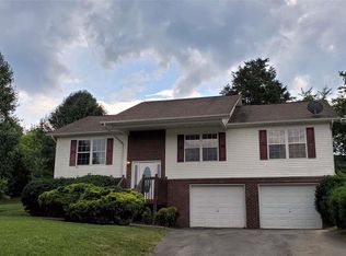 1546 Jasmine Trl, Sevierville, TN 37862