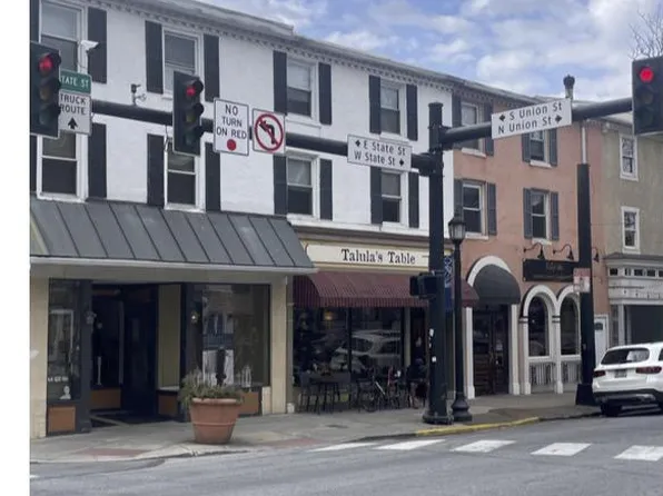 102 W State St APT 1, Kennett Square, PA 19348