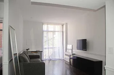 Rented by R New York