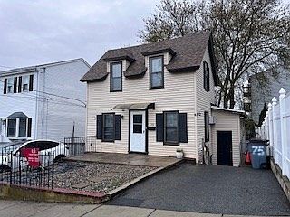 1st image of 75 Summer St