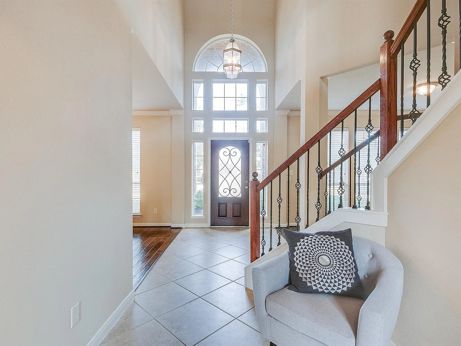 4 bed, 3.5 bath, 3350 sqft, $3,950 — Photo 2