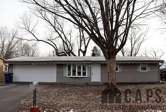 113 Eastwood Ave photo 1